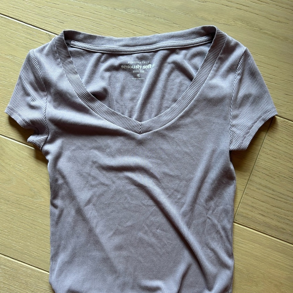Aeropostale Purple Fitted Short Sleeve T-Shirt- barely worn